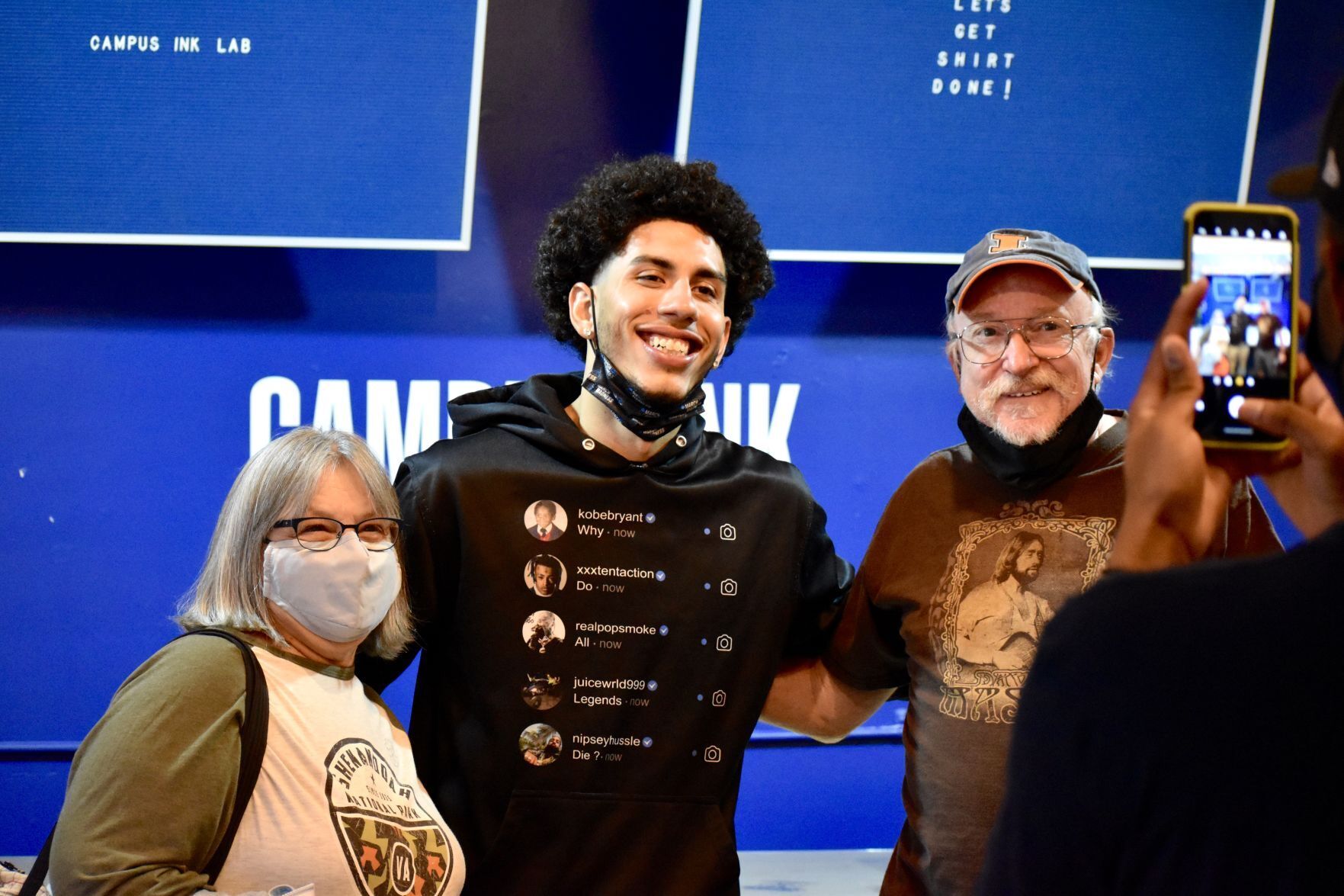 Photos: Illinois star Andre Curbelo celebrates 20th birthday with meet and greet